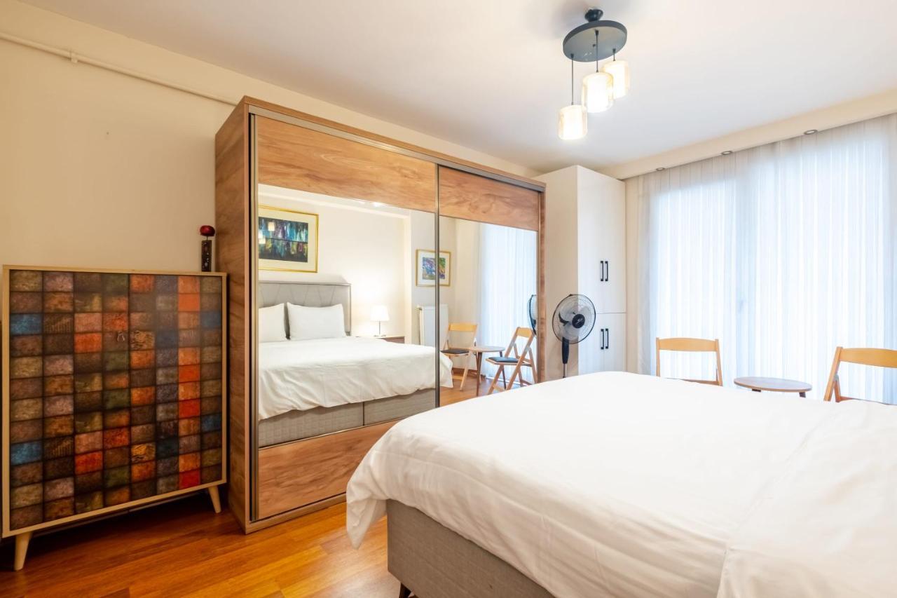 Pleasant Flat With Central Location In Sisli Istanbul Exterior photo