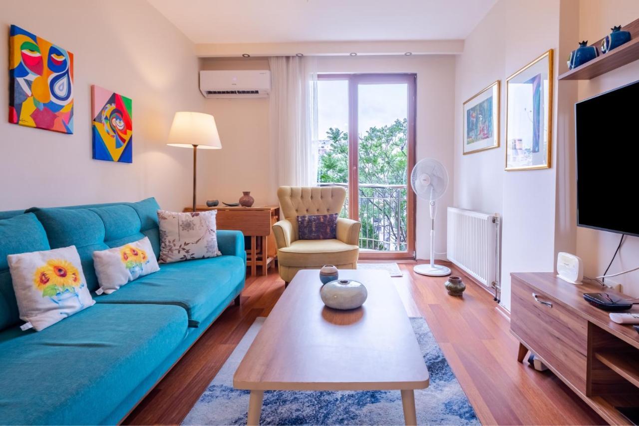 Pleasant Flat With Central Location In Sisli Istanbul Exterior photo